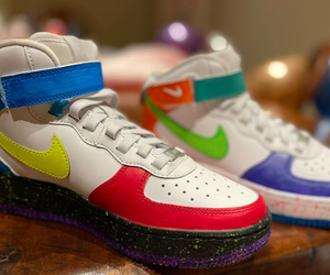 CREATE YOUR OWN SHOE ART